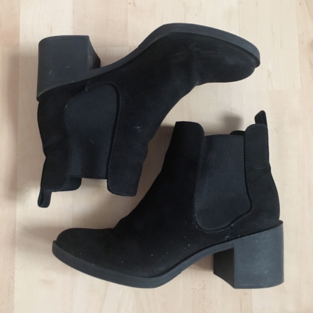 Black Chelsea Boots